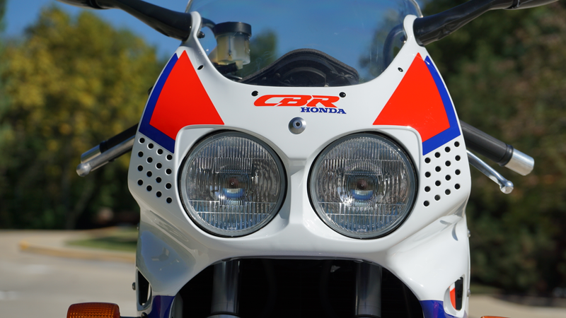 Illustration for article titled I'm Going To Overhaul This Legendary Honda CBR900RR With Just 988 Miles